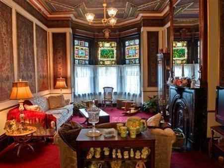 Elmira'S Painted Lady Bed & Breakfast Интерьер фото